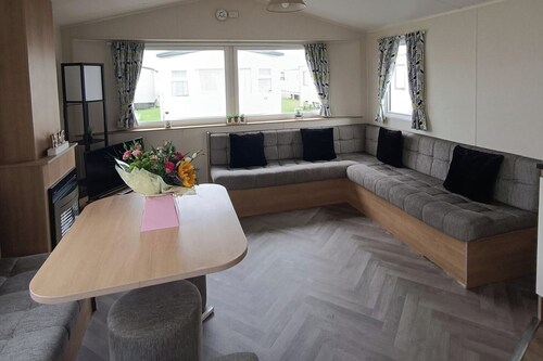 Golden Sands 3-Bed Caravan, Parking & Pet Friendly