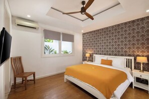 4 bedrooms, iron/ironing board, WiFi, bed sheets - 4 bdr Jungle Oasis in Pererenan (Bali)