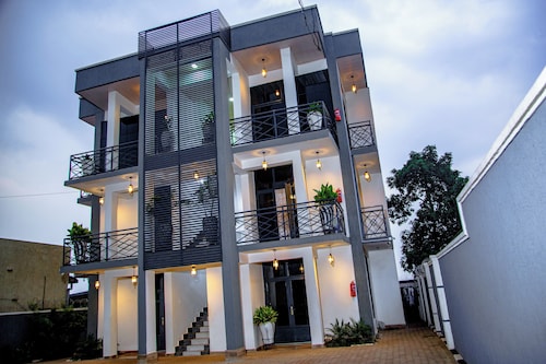 Apartment - Sleeps 4 - Parking - Balcony