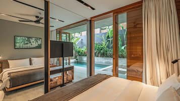 One-Bedroom Deluxe Apartment with Garden | In-room safe, free WiFi, bed sheets