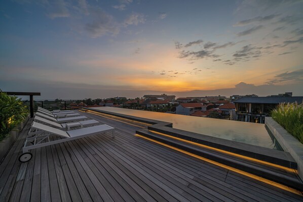 Outdoor pool, sun loungers