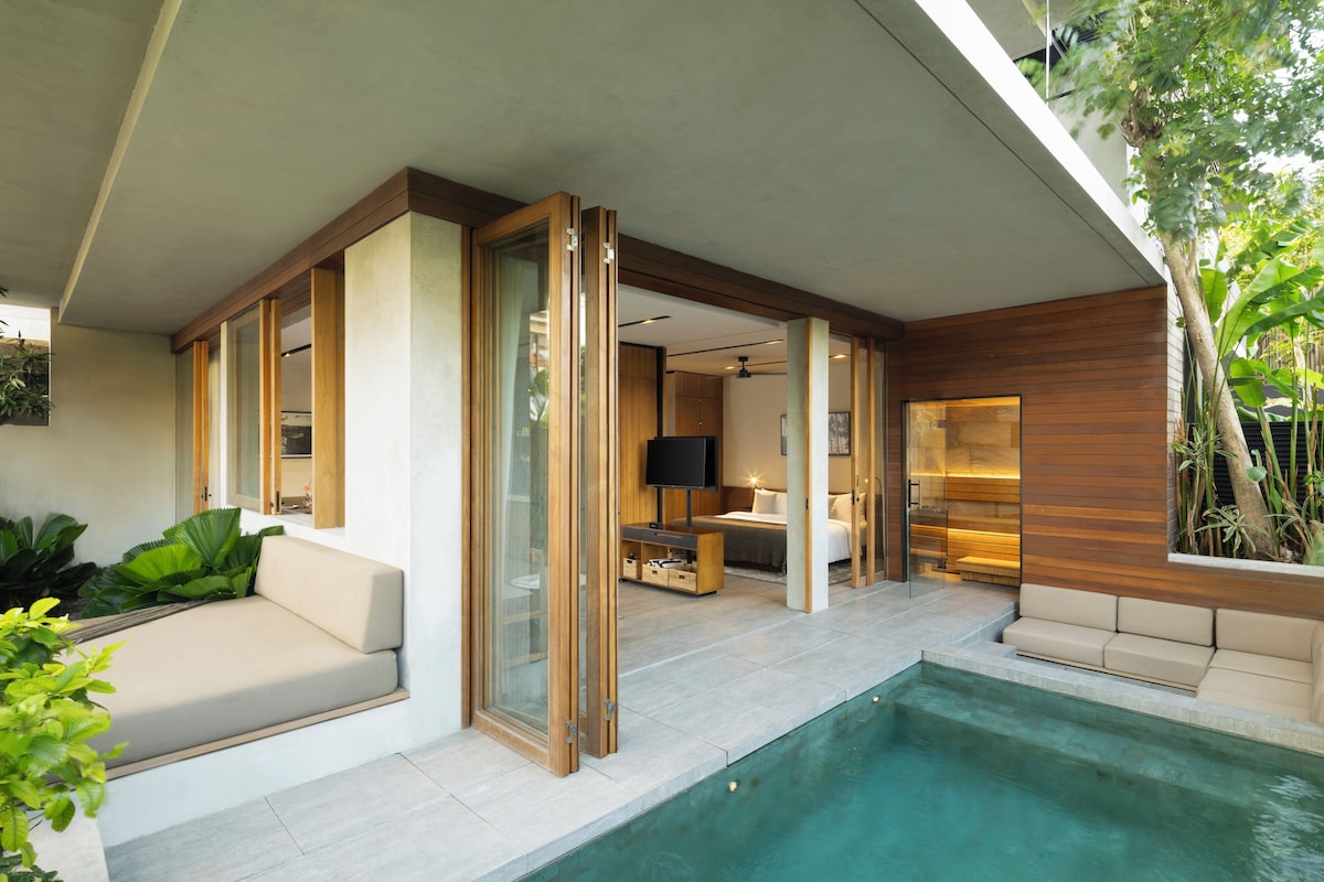 One-Bedroom Deluxe Apartment with Garden | Private pool