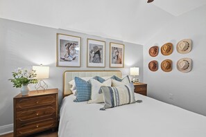 5 bedrooms, iron/ironing board, WiFi, bed sheets