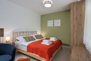 Silitysrauta/-lauta, ilmainen Wi-Fi, vuodevaatteet