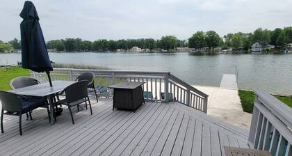 Newly Renovated, Lakefront, Dog Friendly Cottage, Sand Lake, Harrison