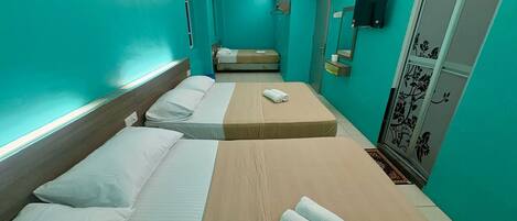 Family Room | Free WiFi