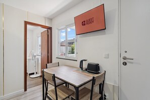 Dining - GuestReady – Ideal Couple’s Spot in Gaia (Vila Nova de Gaia)