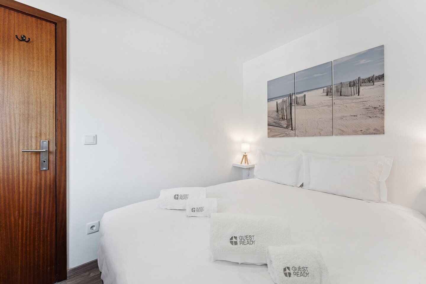 1 habitación, tabla de planchar con plancha y acceso a internet 