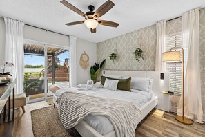 3 bedrooms, desk, iron/ironing board, travel crib