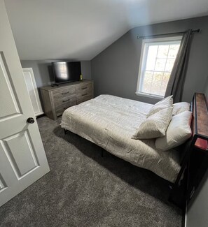 4 bedrooms, free WiFi, bed sheets