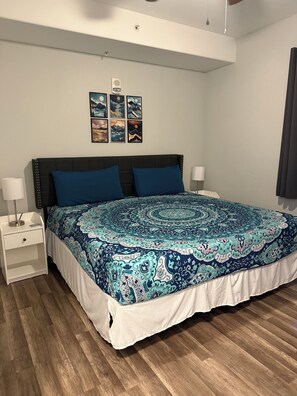 1 chambre, fer et planche à repasser, Wi-Fi, literie fournie