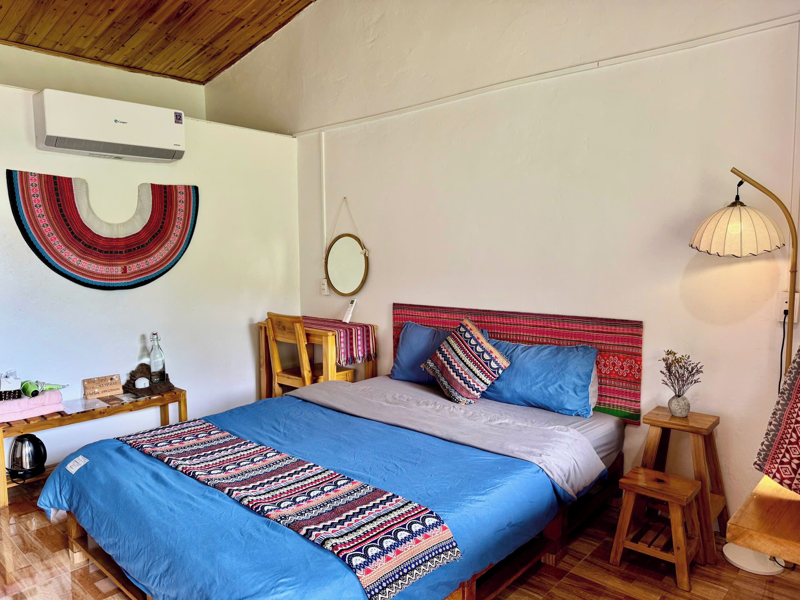 Chambre traditionnelle double, vue sur la montagne | Espace de travail pour ordinateurs portables, système d’insonorisation