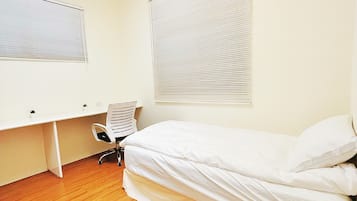 4 slaapkamers, een kluis op de kamer, een bureau