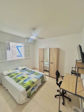 1 habitación, tabla de planchar con plancha, wifi y ropa de cama 