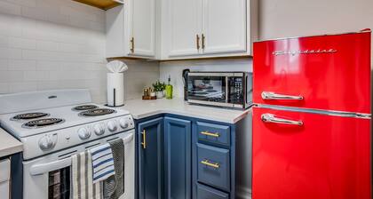 Walk to Wesley Hospital - Pickle Ball & Bikes!