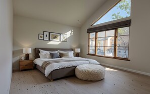 6 bedrooms, desk, iron/ironing board, WiFi