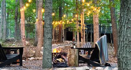 Cozy & Curated w Fire Pit, Fireplace & Fast WiFi