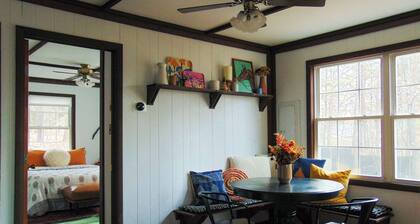 Cozy & Curated w Fire Pit, Fireplace & Fast WiFi
