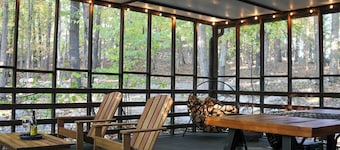 2BR cabin near Shenandoah w/ BBQ grill