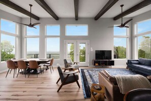 TV, fireplace