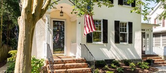 Historic Charm Meets Walkable Convenience in the Heart of Annapolis with Parking
