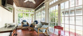 Historic Charm Meets Walkable Convenience in the Heart of Annapolis with Parking