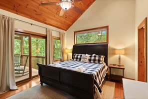 4 bedrooms, desk, iron/ironing board, travel cot