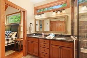 Hair dryer, towels - Exquisite Cabin convenient to Boone & Blowing Rock (Blowing Rock)