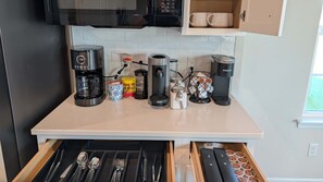 Fridge, microwave, stovetop, dishwasher