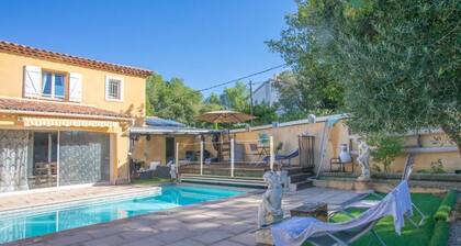 Gite for 4 people in house with swimming pool
