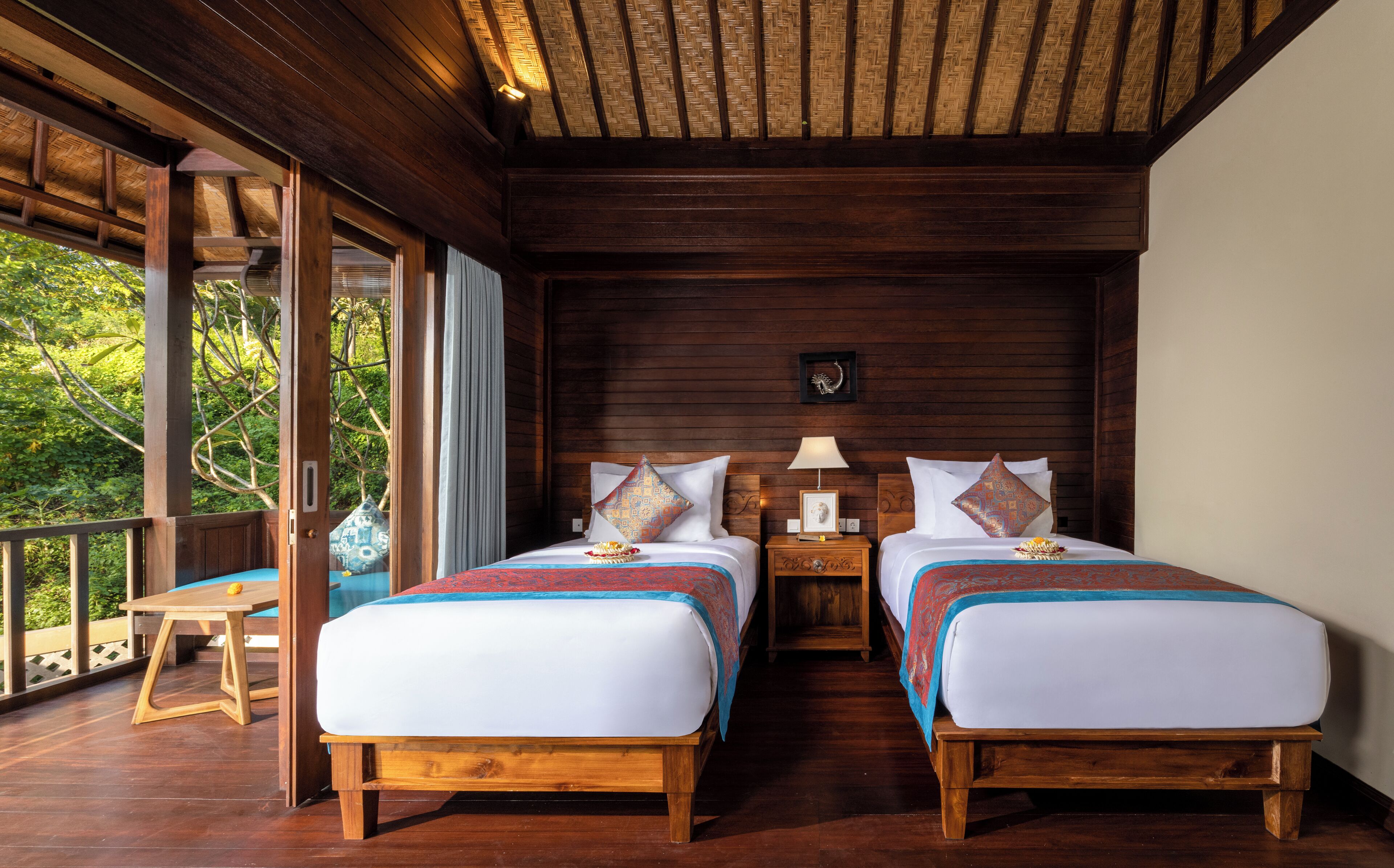 Seaside Wooden Lodge Twin | Free WiFi, bed sheets