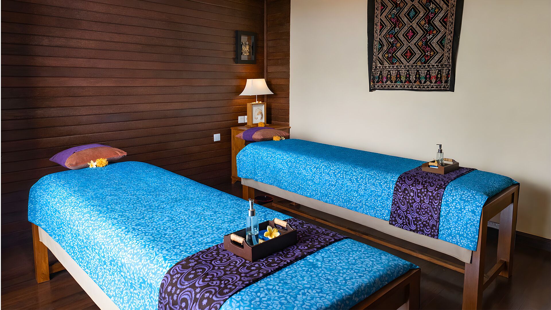 Salas de tratamiento para parejas, tratamientos corporales, aromaterapia