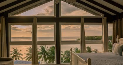 Penthouse – Beachfront Luxury Bay View - West End