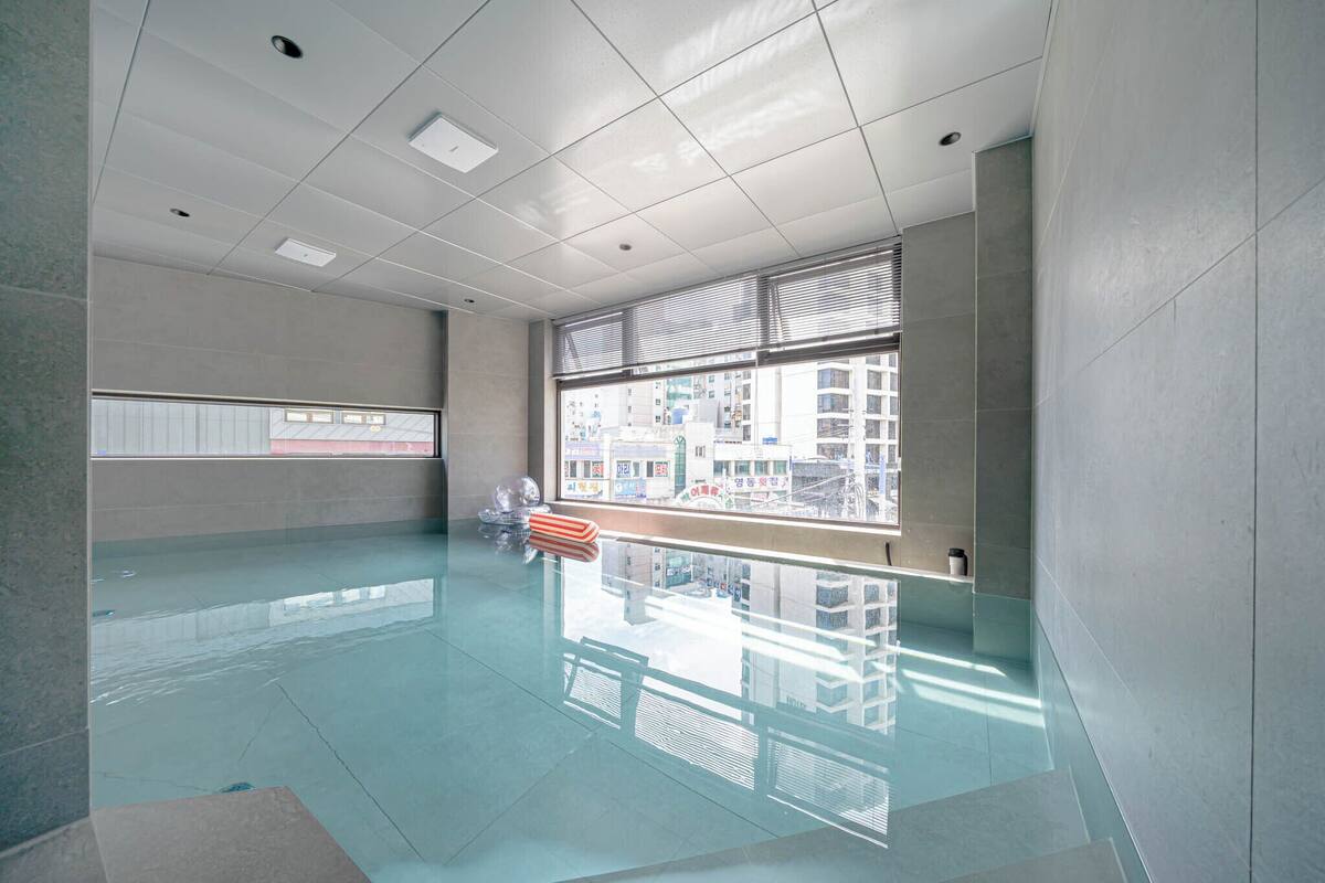 Desk, iron/ironing board, free WiFi