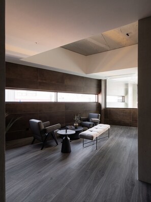 Habitación cuádruple familiar, no fumadores, junto a la piscina | Zona de estar
