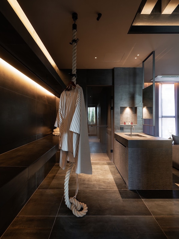 Family Quadruple Room | Bathroom | Hair dryer, slippers, towels, soap