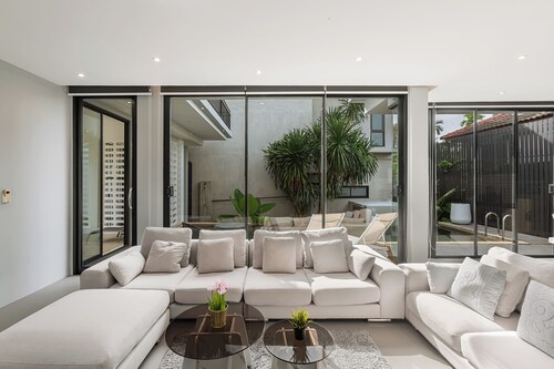 3-Bedroom Wallaya pool villa in Bangtao