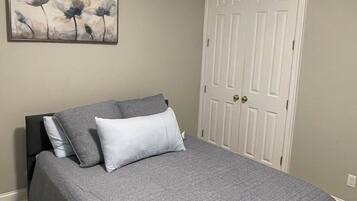 2 bedrooms, WiFi, bed sheets