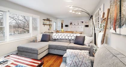 Adorable & Charming Single-Family Home!