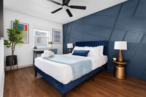 Iron/ironing board, free WiFi - Posh & Serene 2BR w Private Patio (Austin)