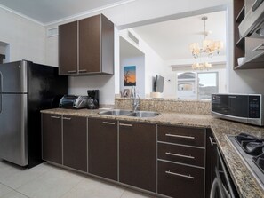 Private kitchen - Mahogany Suites (Rousseau)