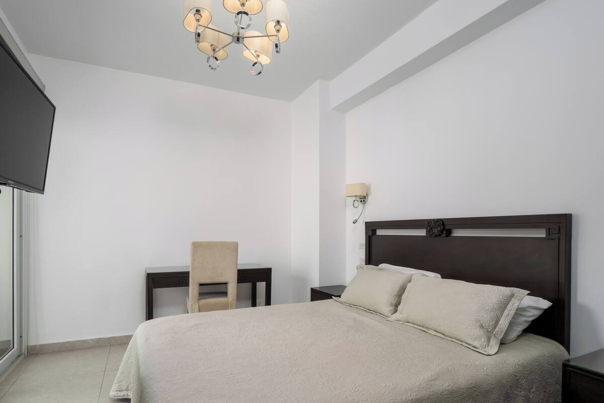 WiFi (free), bed sheets