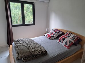 2 室のベッドルーム、アイロン / アイロン台、WiFi、ベッドシーツ