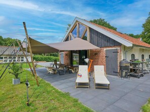 تناول الطعام بالخارج