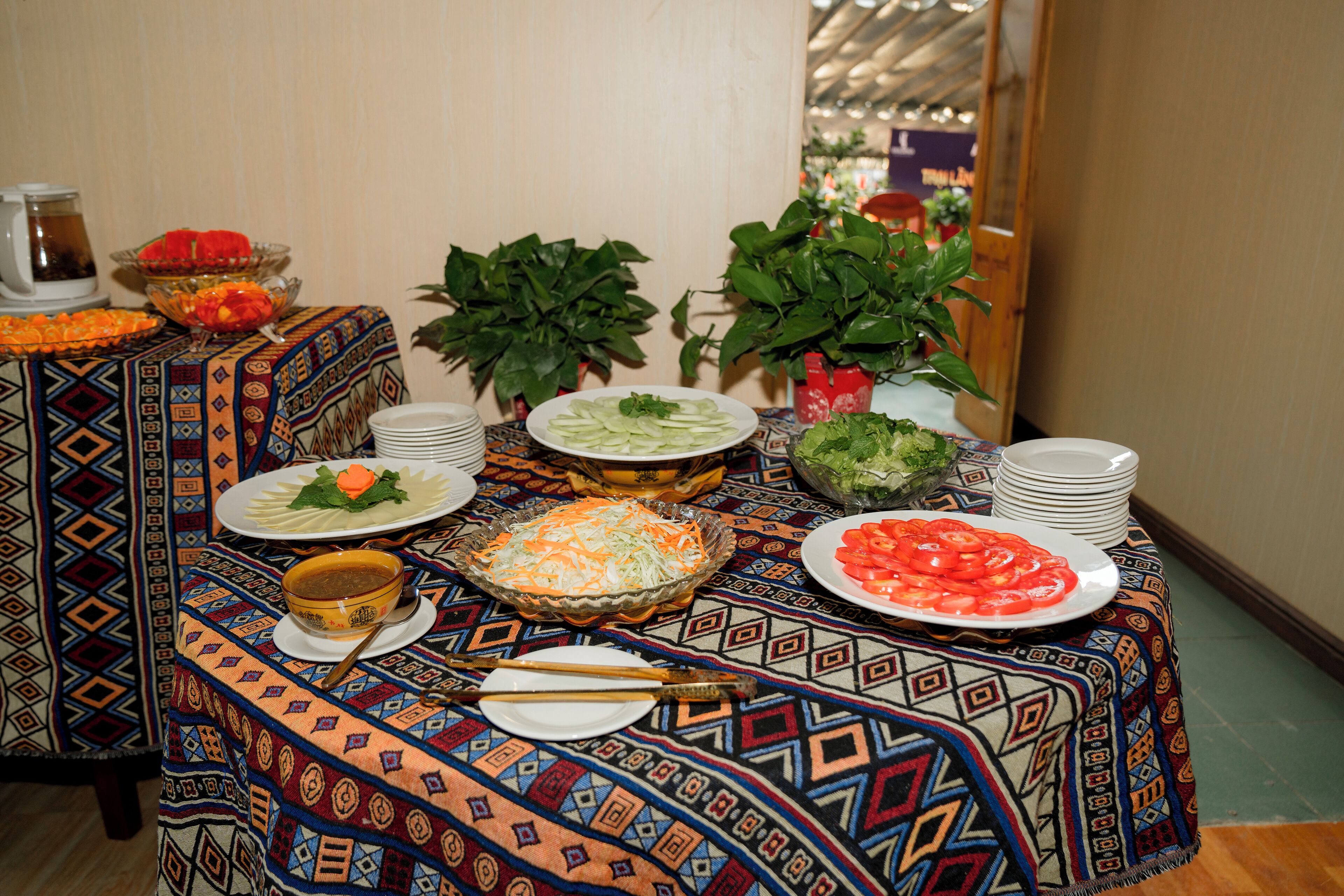 Buffet breakfast on weekends (VND 200000 per person)