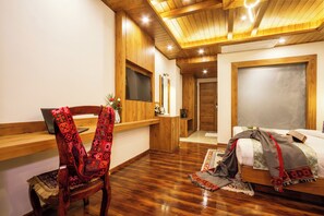 Desk, iron/ironing board, free WiFi