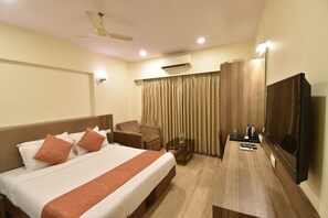 Premium Twin and King Bed Room