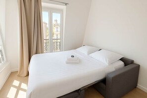 Ferros/tábuas de passar roupa, Wi-Fi, roupa de cama