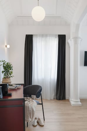 Executive Double Room, City View | Premium bedding, free minibar items, in-room safe, desk