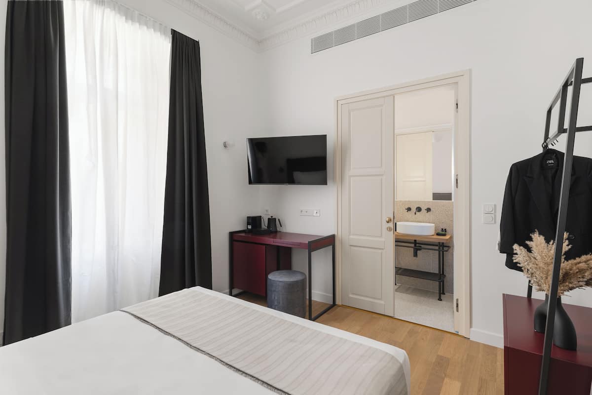 Classic Double or Twin Room, 1 Double Bed, City View